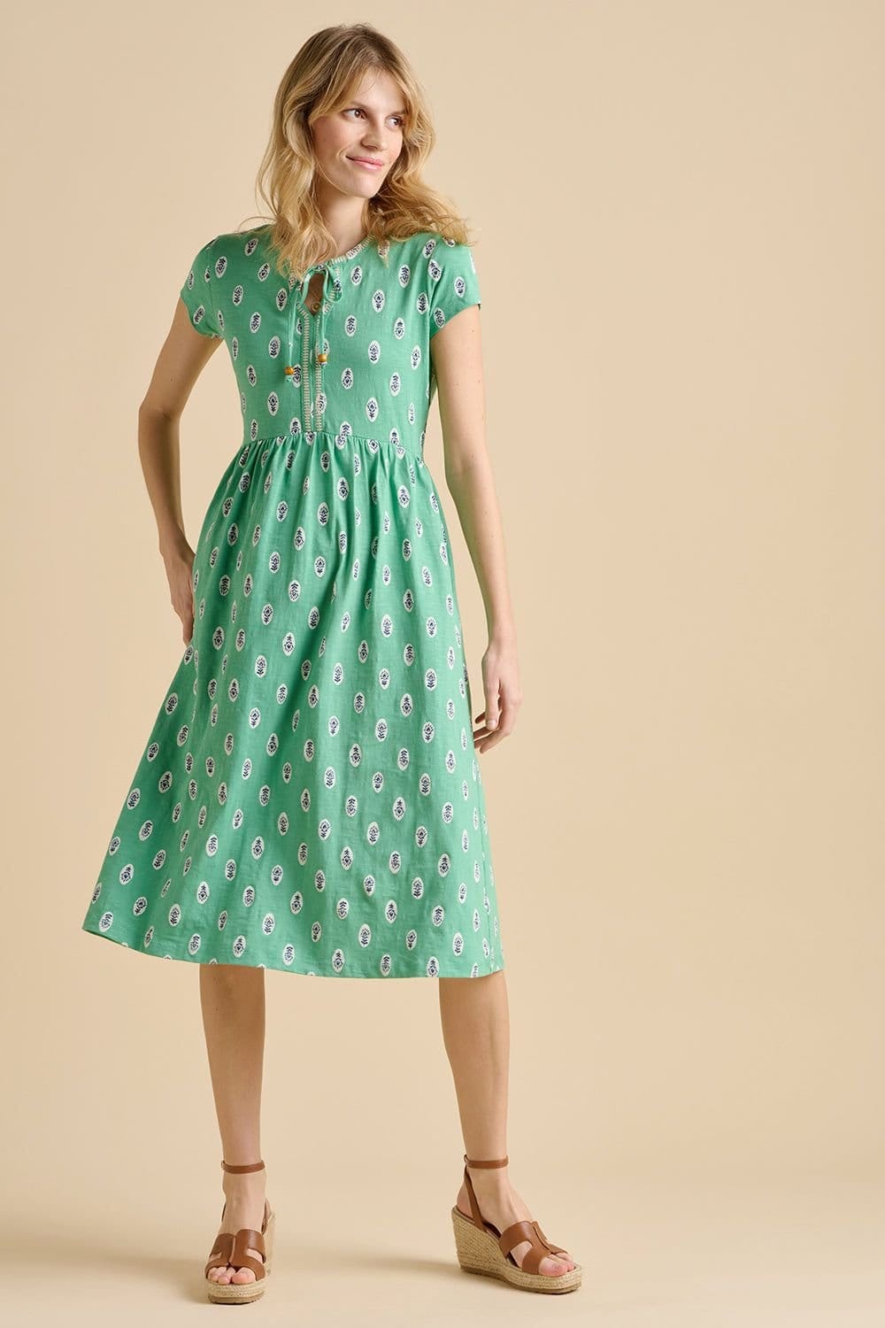 Brakeburn Brakeburn Women's Woodblock Floral Knee Length Dress in Green - 4