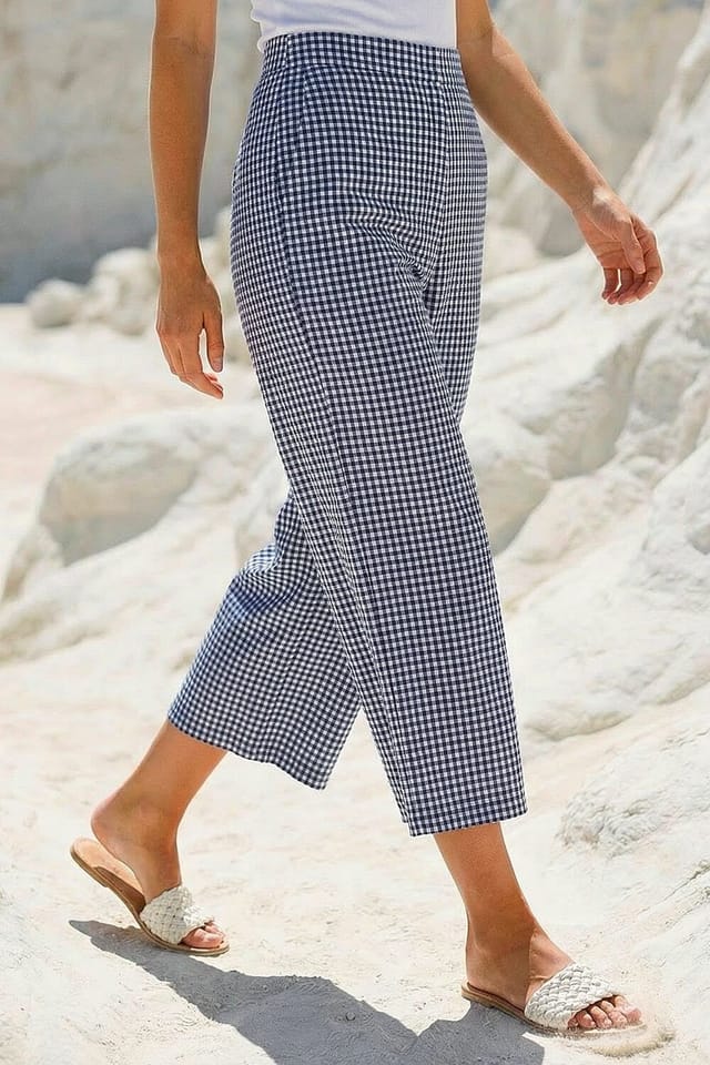 Dusk Dusk Women's Gingham Print Culottes in Navy - 2