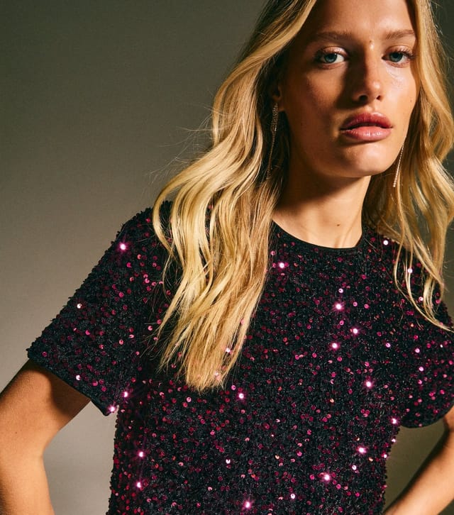New Look Women's Burgundy Velvet Sequin Embellished T-Shirt New Look - 2