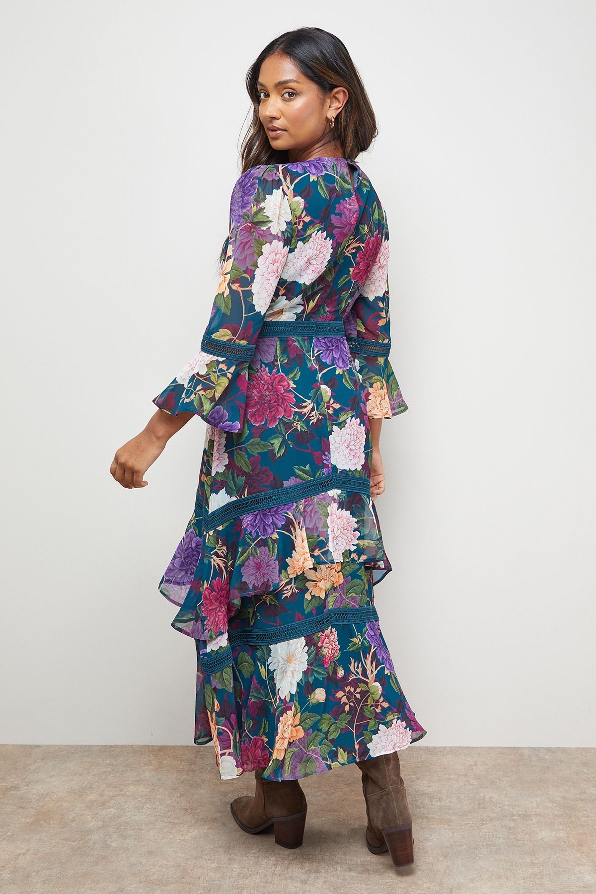 Oasis Oasis Women's Printed Tiered Fluted Sleeve Lace Insert Midi Dress in Floral - 3