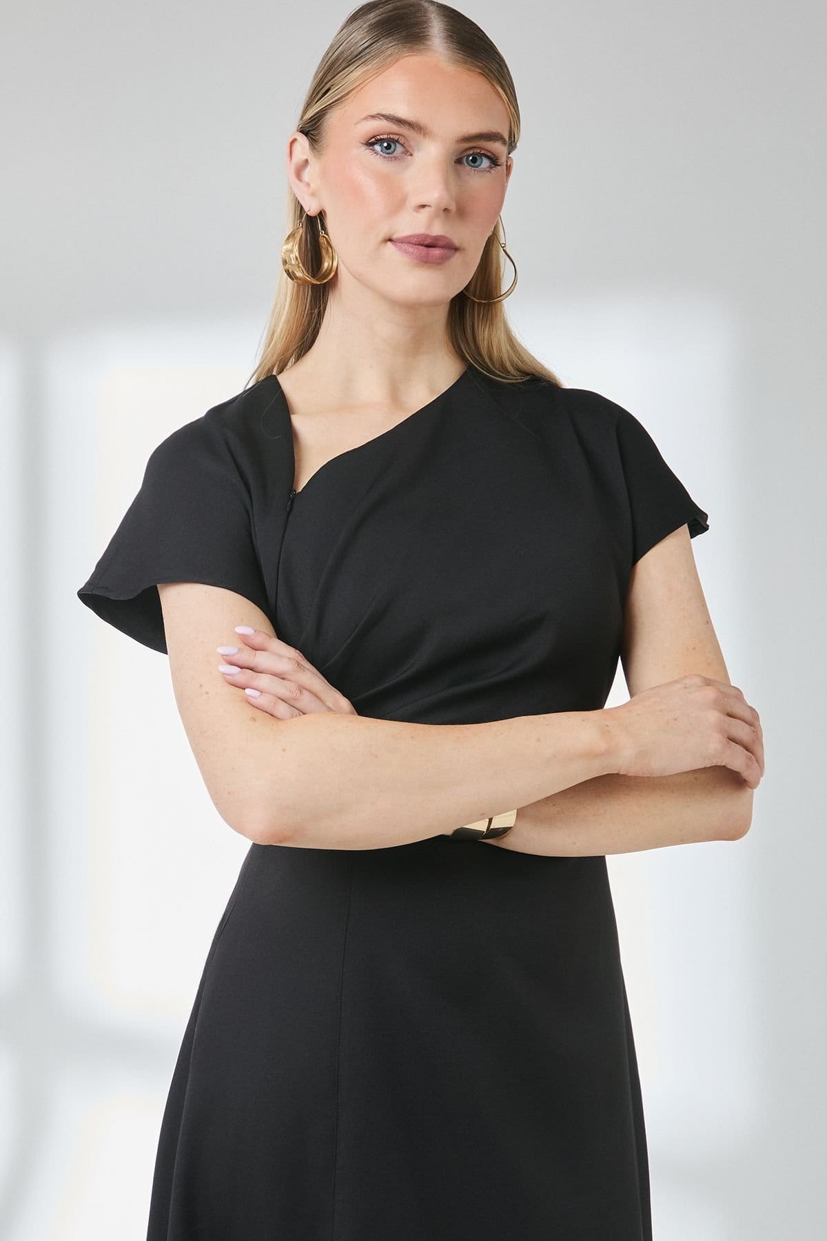 Principles Principles Women's Asymmetric Neckline Short Sleeve Midi Dress in Black - 4