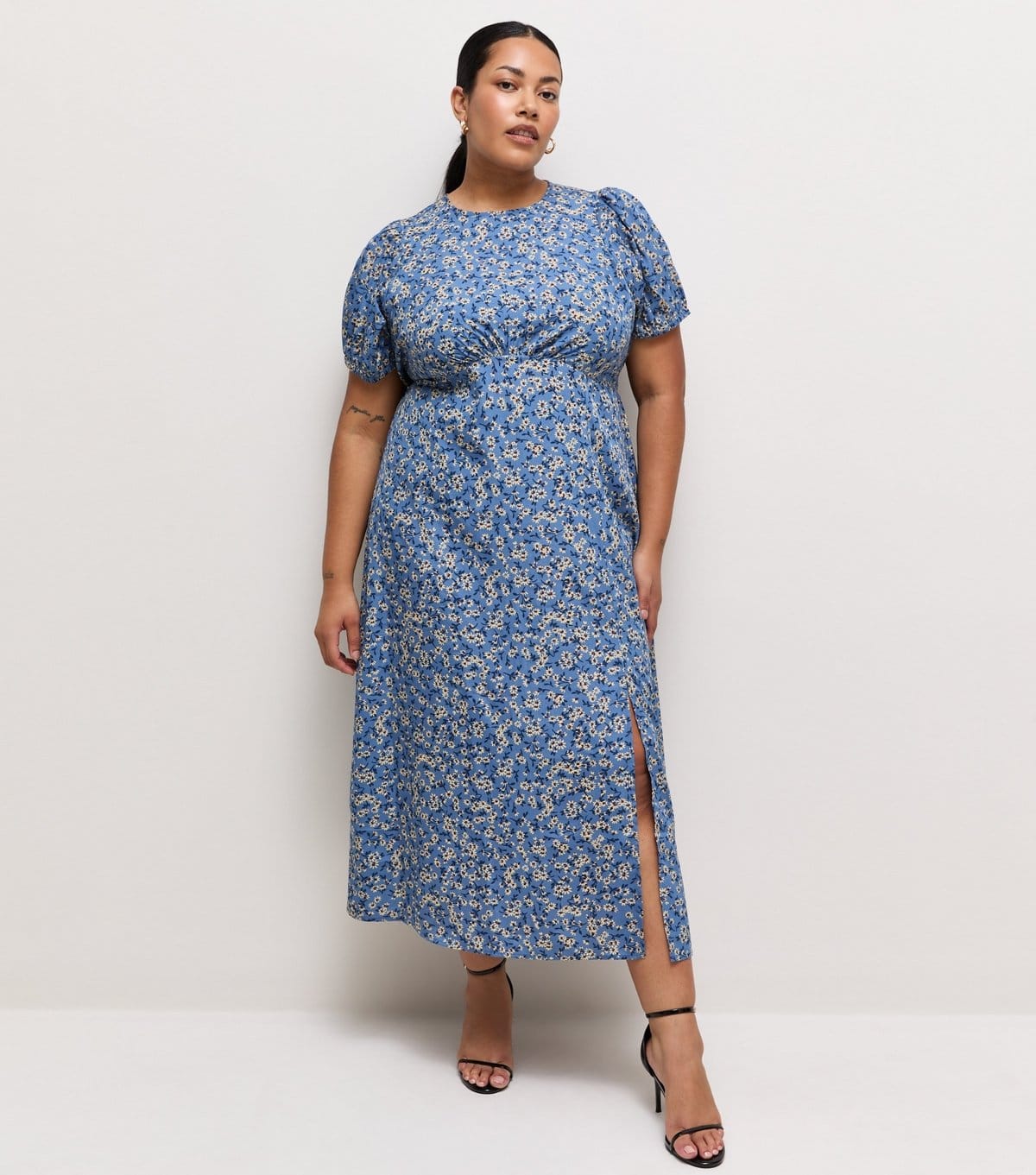 New Look Women's Plus Size Blue Ditsy Print Crew Neck Midi Dress Curves New Look - 1
