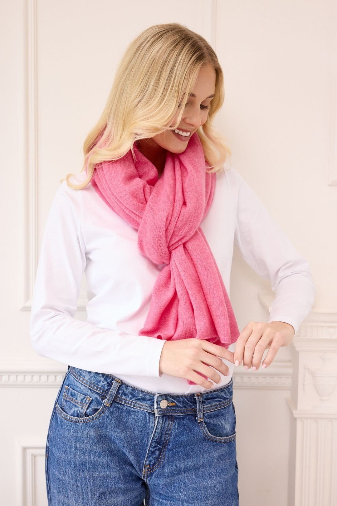 Cove Cove Women's Lola Cashmere Travel Wrap in Pink - 4