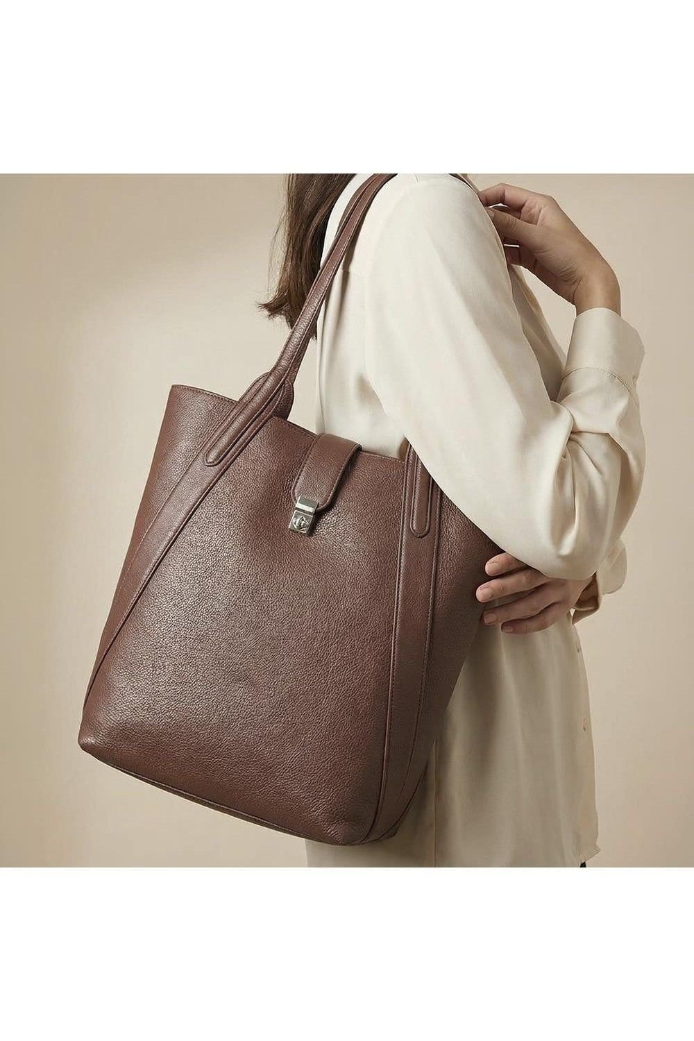 Jones Bootmaker Jones Bootmaker Women's Vancover Leather Shoulder Bag in Brown - 4
