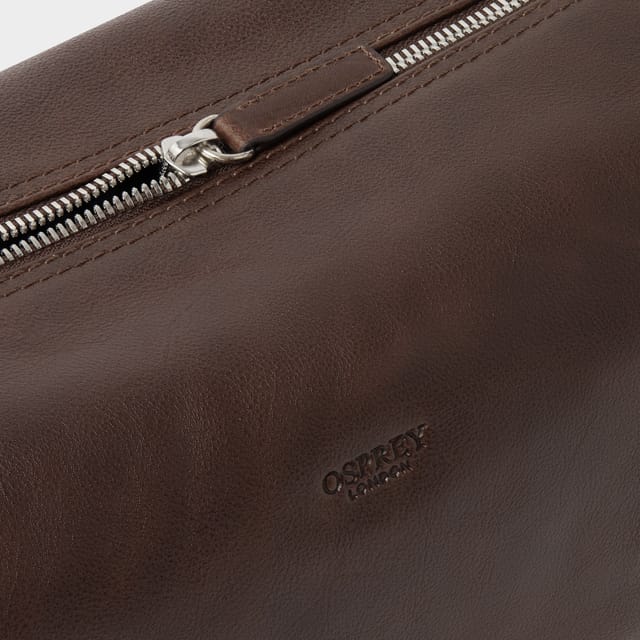 OSPREY LONDON OSPREY LONDON Men's The Toby Leather Washbag in Tan - 3