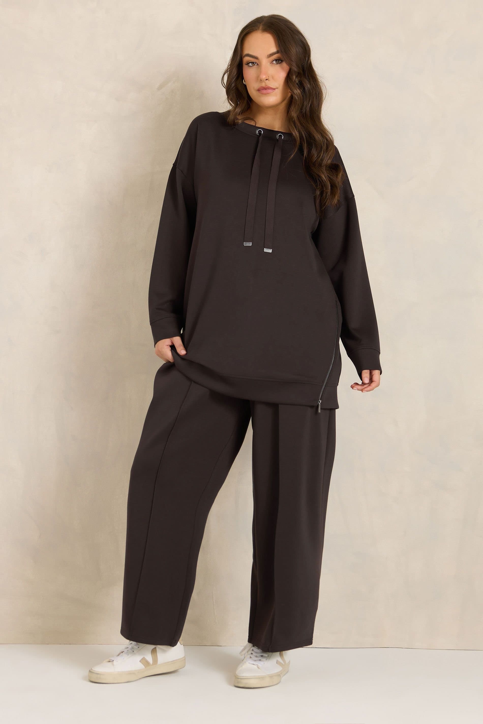 Evans Evans Women's Luxe Sweatshirt & Joggers Set in Chocolate