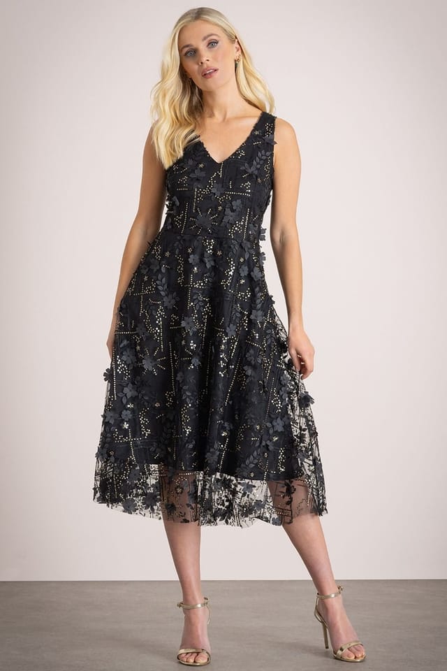 klass Klass. Women's Sleeveless Applique Shimmer Dress in Black - 2