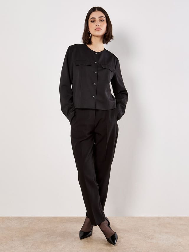 Apricot Apricot Women's Tailored Lightweight Jacket in Black - 2