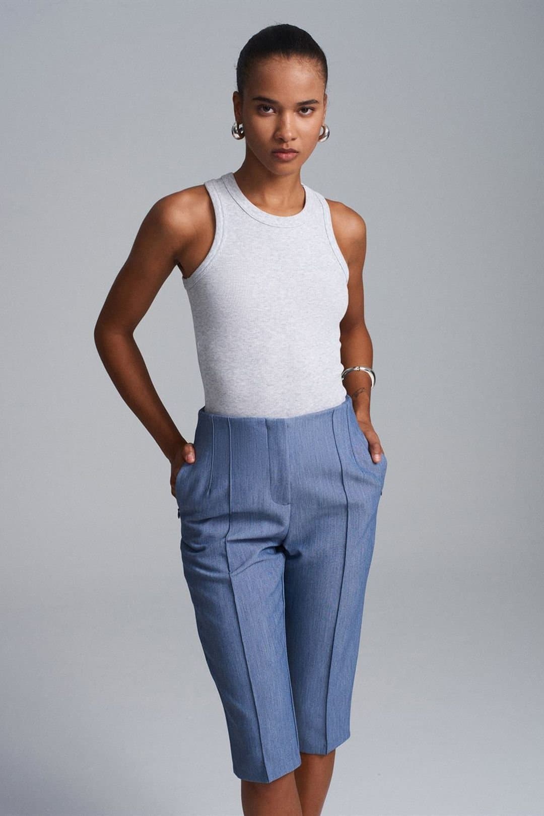 Dilvin Dilvin Women's High-waist Straight Capri Shorts With Slit in Mid Blue