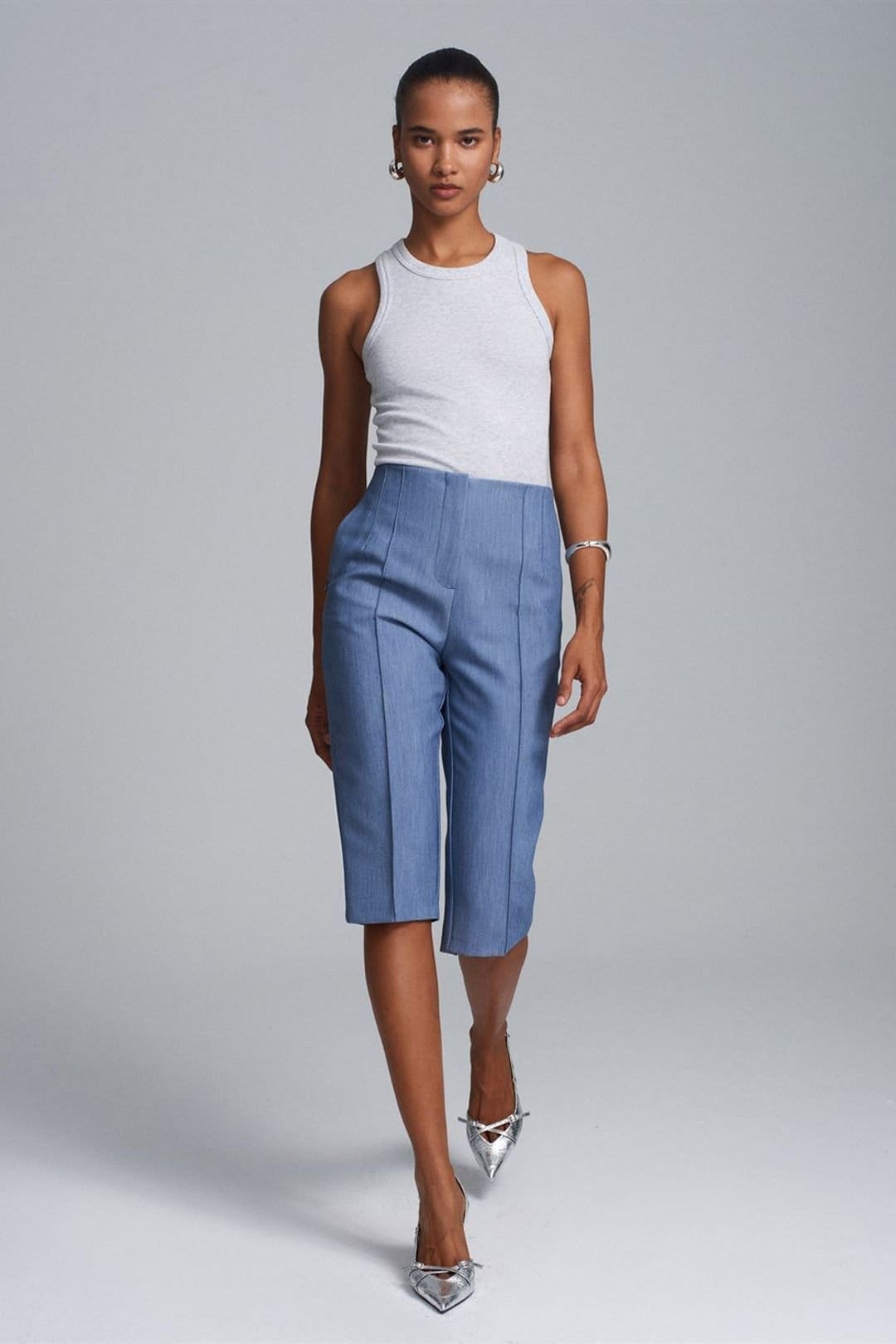 Dilvin Dilvin Women's High-waist Straight Capri Shorts With Slit in Mid Blue - 4