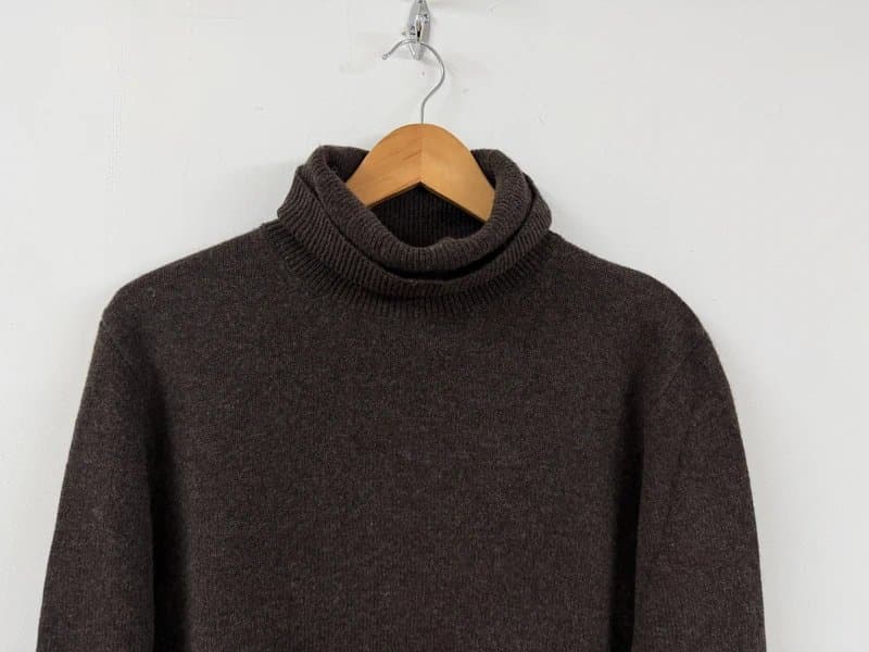 Holland Cooper Holland Cooper Mens Turtleneck Byron Roll Neck Knit Jumper Brown Size Medium.