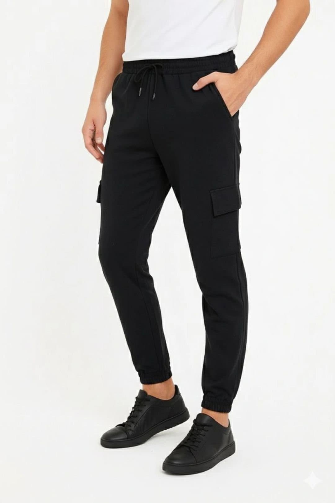 Janes Janes Men's Solid Jogger Pants with Pocket Detail in Black