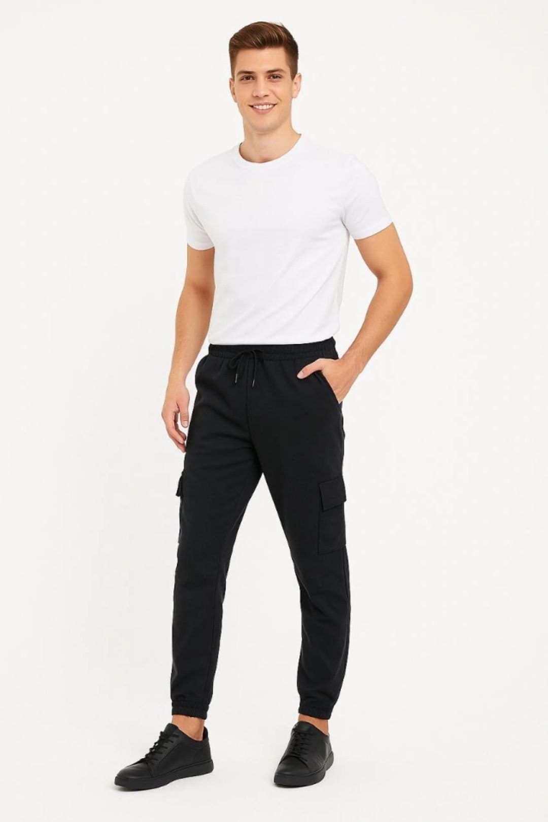 Janes Janes Men's Solid Jogger Pants with Pocket Detail in Black - 4