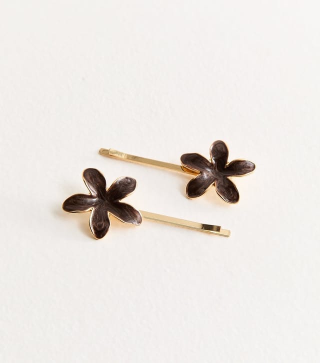 New Look Pack of 2 Brown Enamel Flower Slide Hair Clips New Look - 3