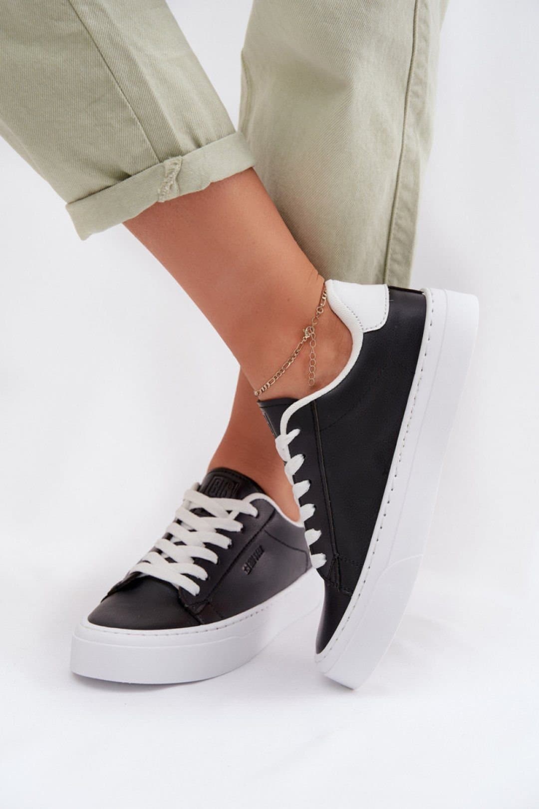 Love Lace Love Lace Women's Minimalist Sport Sneakers with HIPOLY Insole in Black