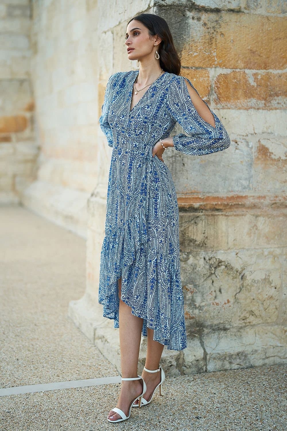 Yumi Yumi Women's Blue Paisley Dipped Hemline Midi Dress With Open Long Sleeves
