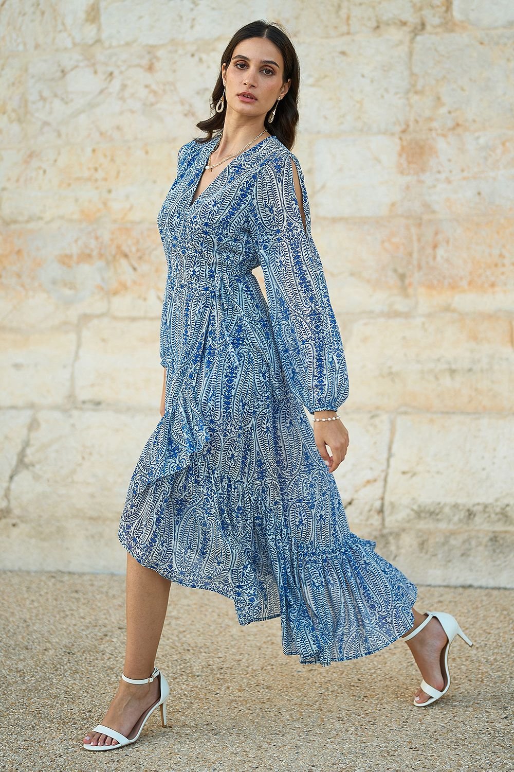 Yumi Yumi Women's Blue Paisley Dipped Hemline Midi Dress With Open Long Sleeves - 3