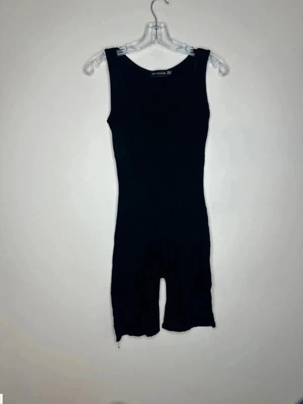 PrettyLittleThing Prettylittlething unitard size 6 black scoop neck sleeveless thin