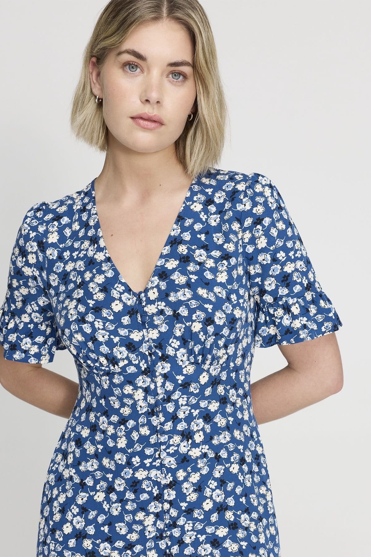 Finery London Finery London Women's Petite Sinead Tiered Midi Dress in Mid Navy - 4