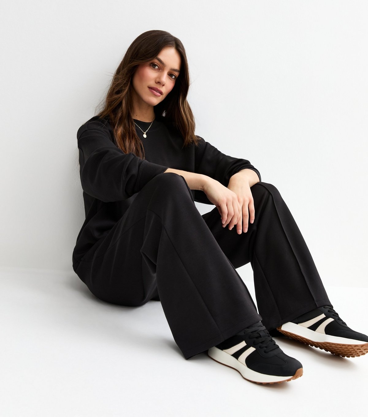 New Look Women's Petite Premium Black Wide Leg Joggers New Look - 3