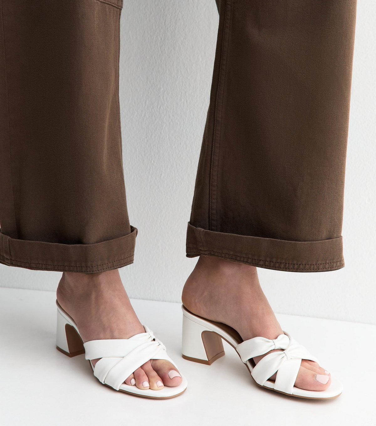 New Look Women's Wide Fit White Faux Leather Knotted Strap Mule Sandals Vegan New Look - 2