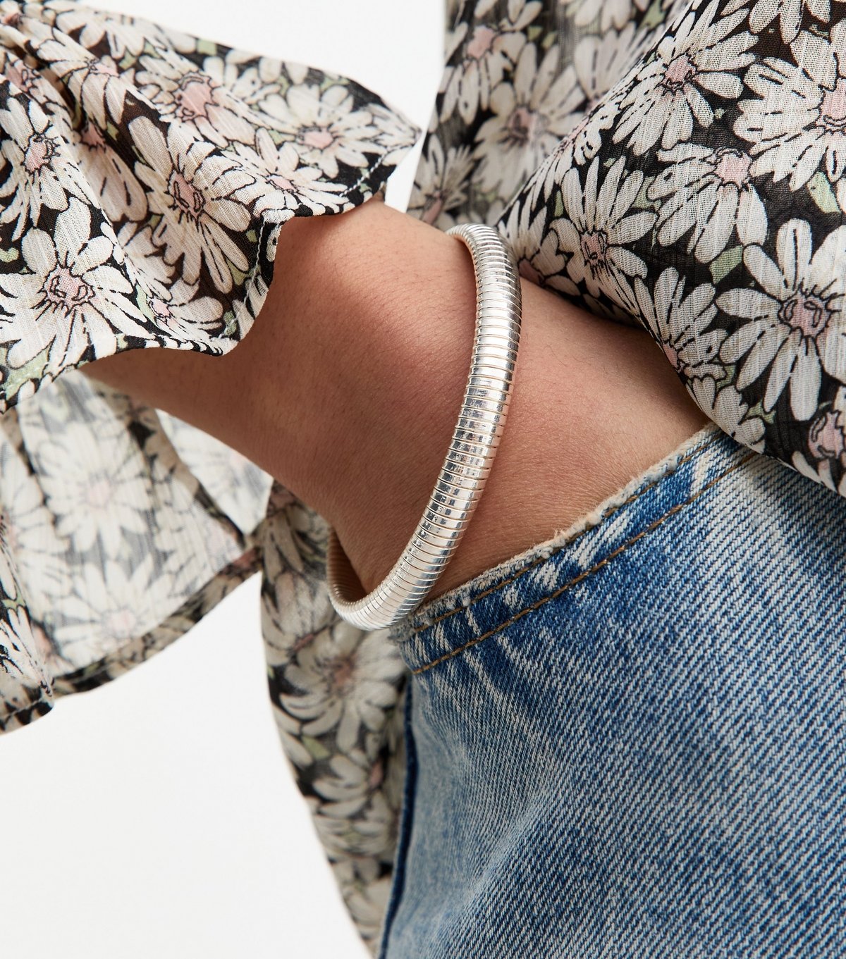 New Look Silver Tone Chunky Rib Bangle New Look - 2