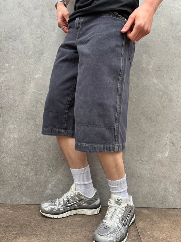 Bershka Bershka Baggy Relaxed-Fit Denim Jorts Washed Black W27