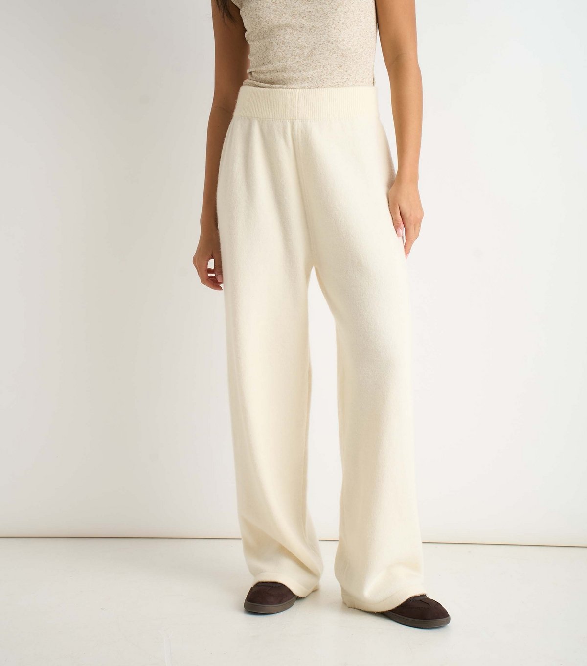 Gini London Women's Off White Knitted Wide Leg Trousers Gini London New Look - 2