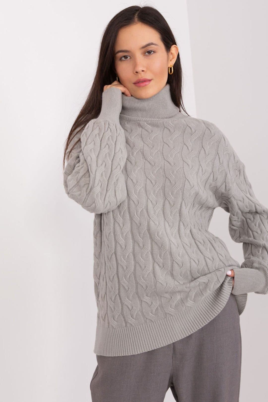 Love Lace Love Lace Women's Plaid Variegated Turtleneck Sweater in Grey