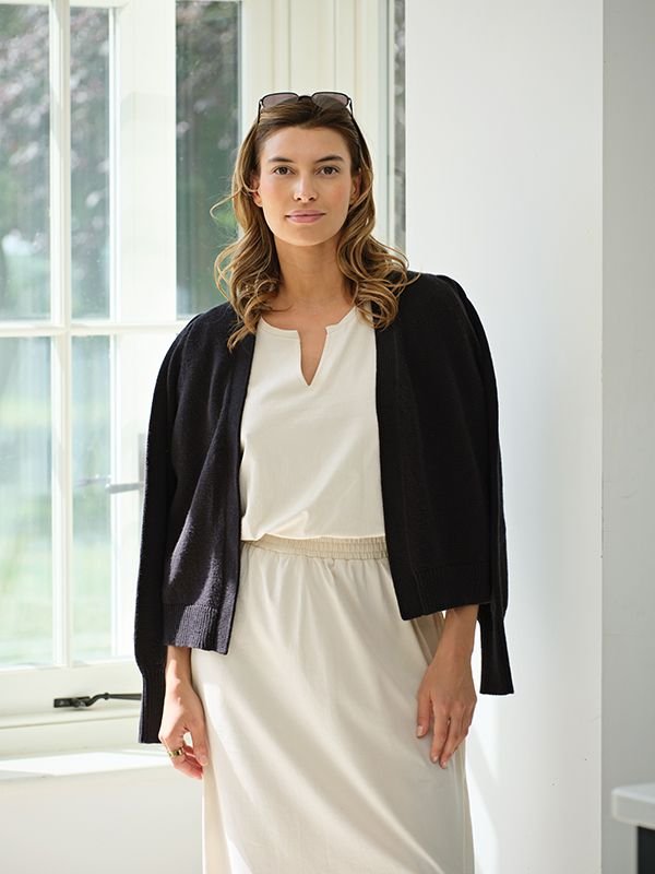 Cove Cove Women's Kaia Boxy Cardigan in Black - 2