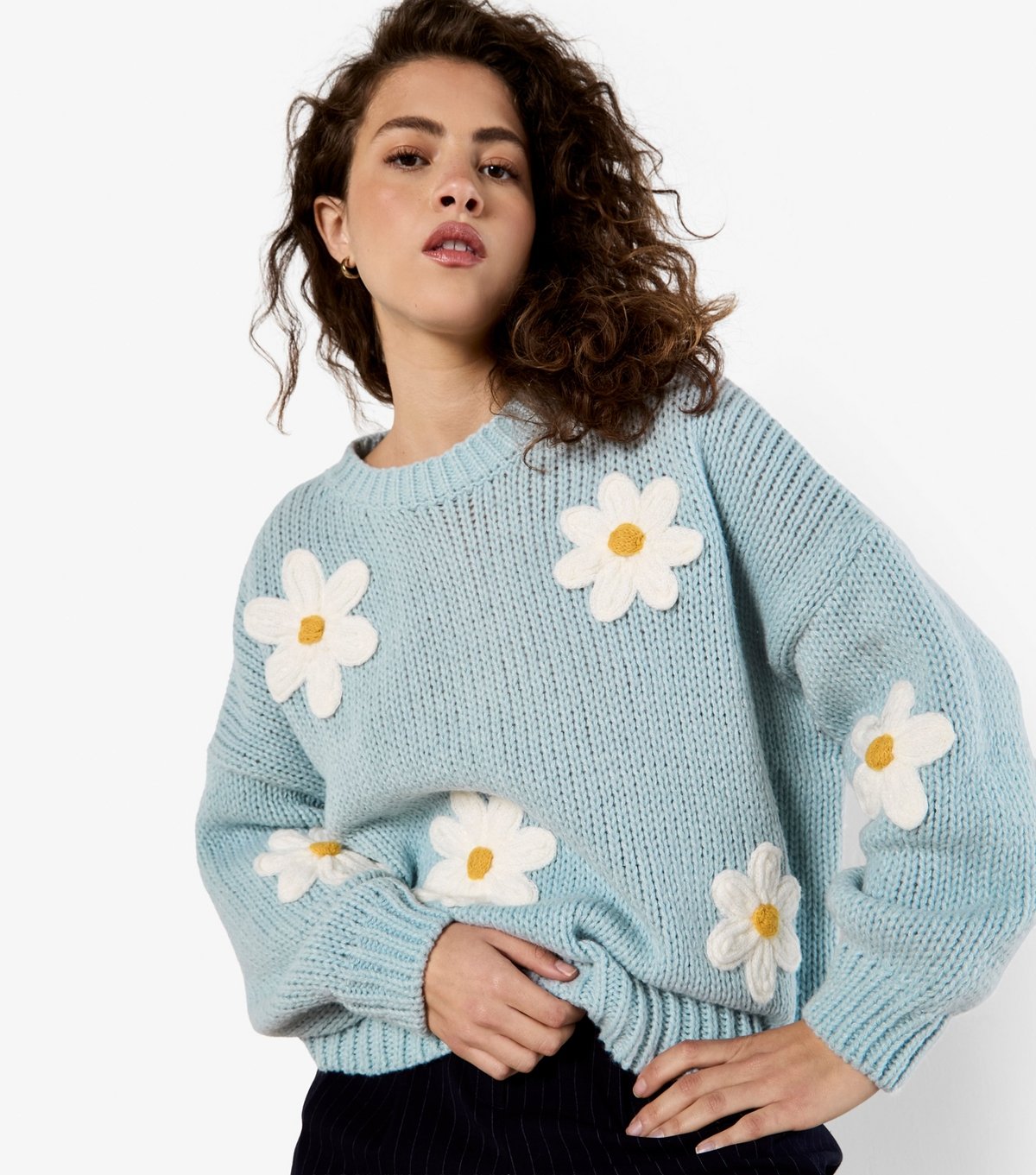 Apricot Women's Blue Daisy Embroidered Jumper Apricot New Look - 2
