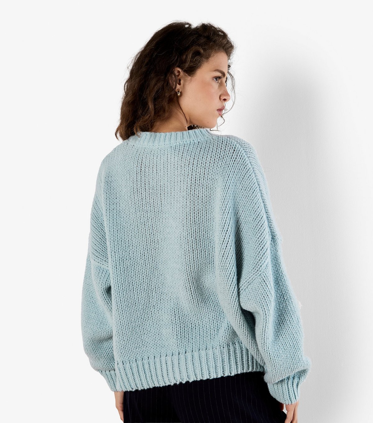 Apricot Women's Blue Daisy Embroidered Jumper Apricot New Look - 3