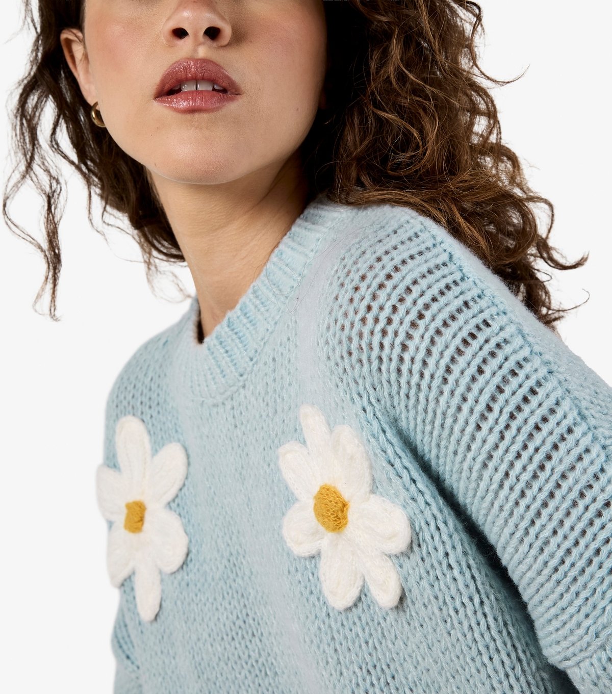 Apricot Women's Blue Daisy Embroidered Jumper Apricot New Look - 4