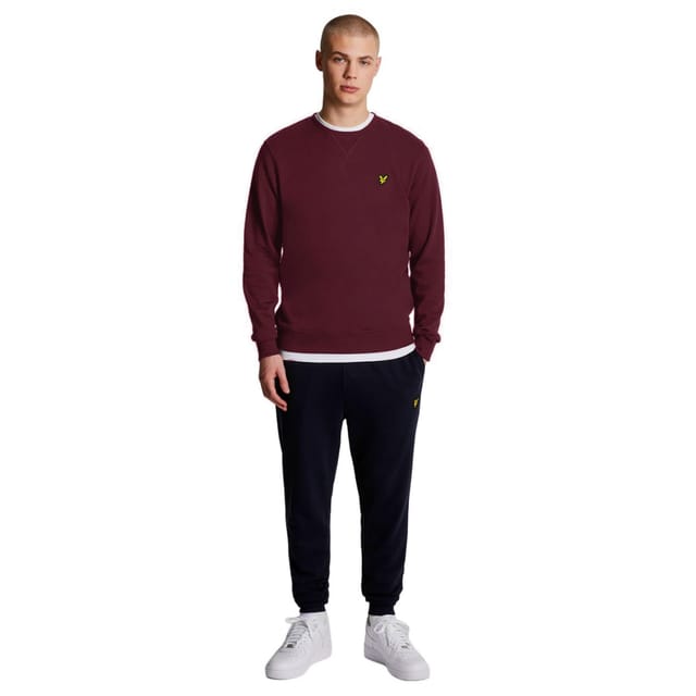 Lyle & Scott Lyle & Scott Men's Crew Neck Long-Sleeved Sweatshirt in Burgundy - 3