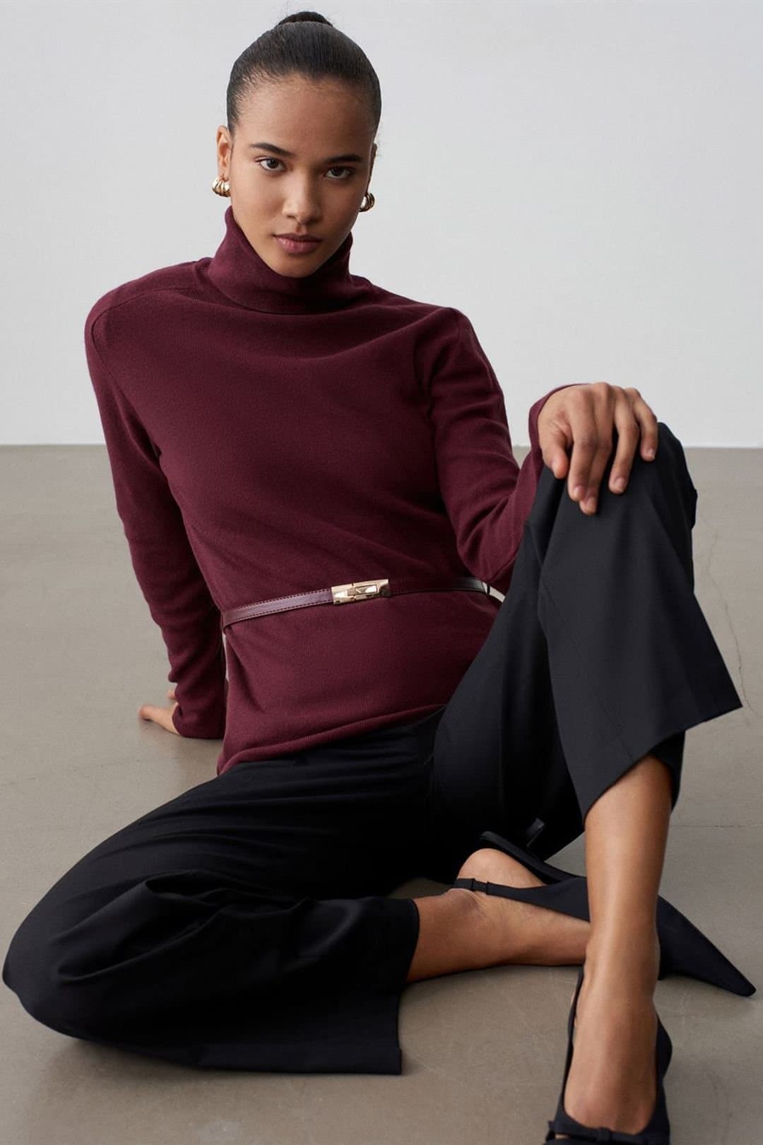 Dilvin Dilvin Women's Belted Turtleneck Knit Sweater in Burgundy
