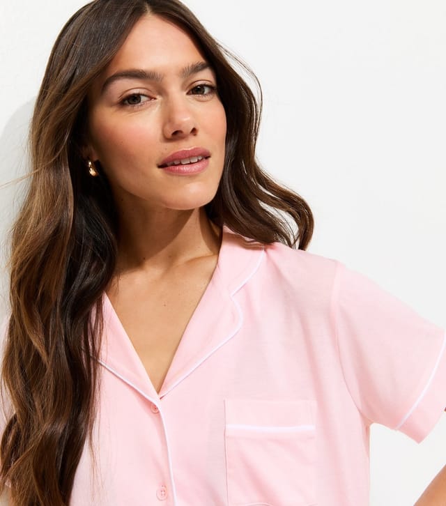 New Look Women's Petite Pink Jersey Revere Collar Shirt and Shorts Pyjama Set New Look - 3