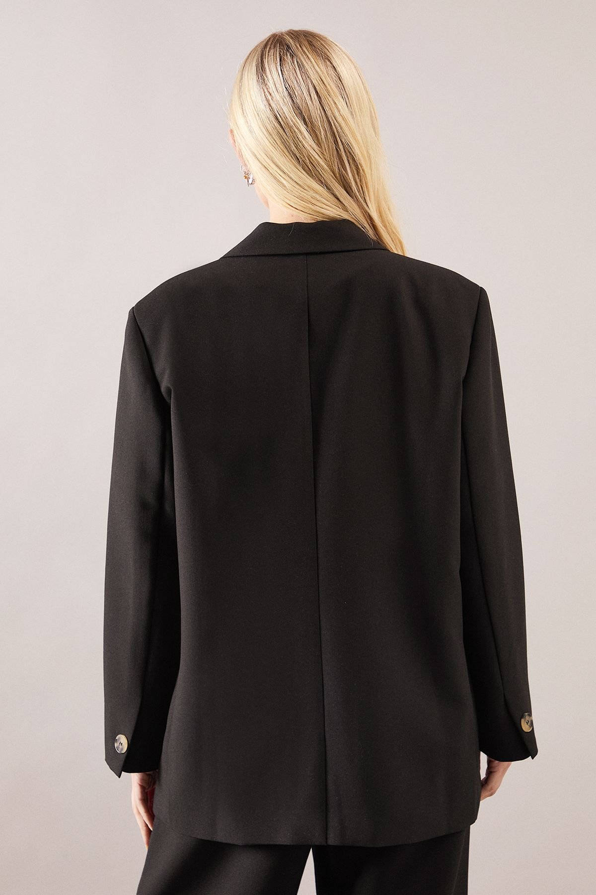 Wallis Wallis Women's Petite Single Breasted Two Button Blazer in Black - 4