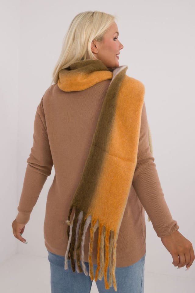 Love Lace Love Lace Women's Stylish Polyester Scarf with Tassels & Smooth Color Pattern in Green - 3