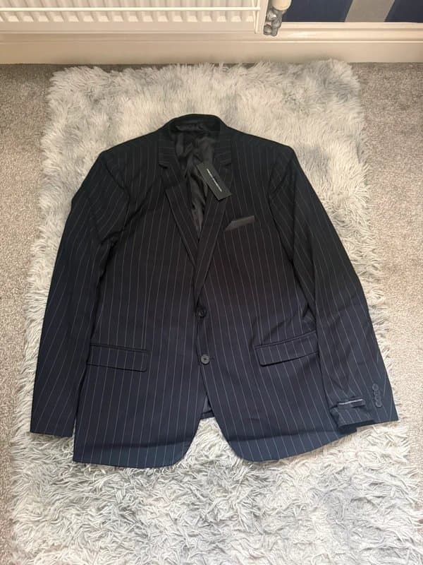 French Connection BNWT Men’s French Connection Size 46R Navy Blue Pinstripe Blazer
