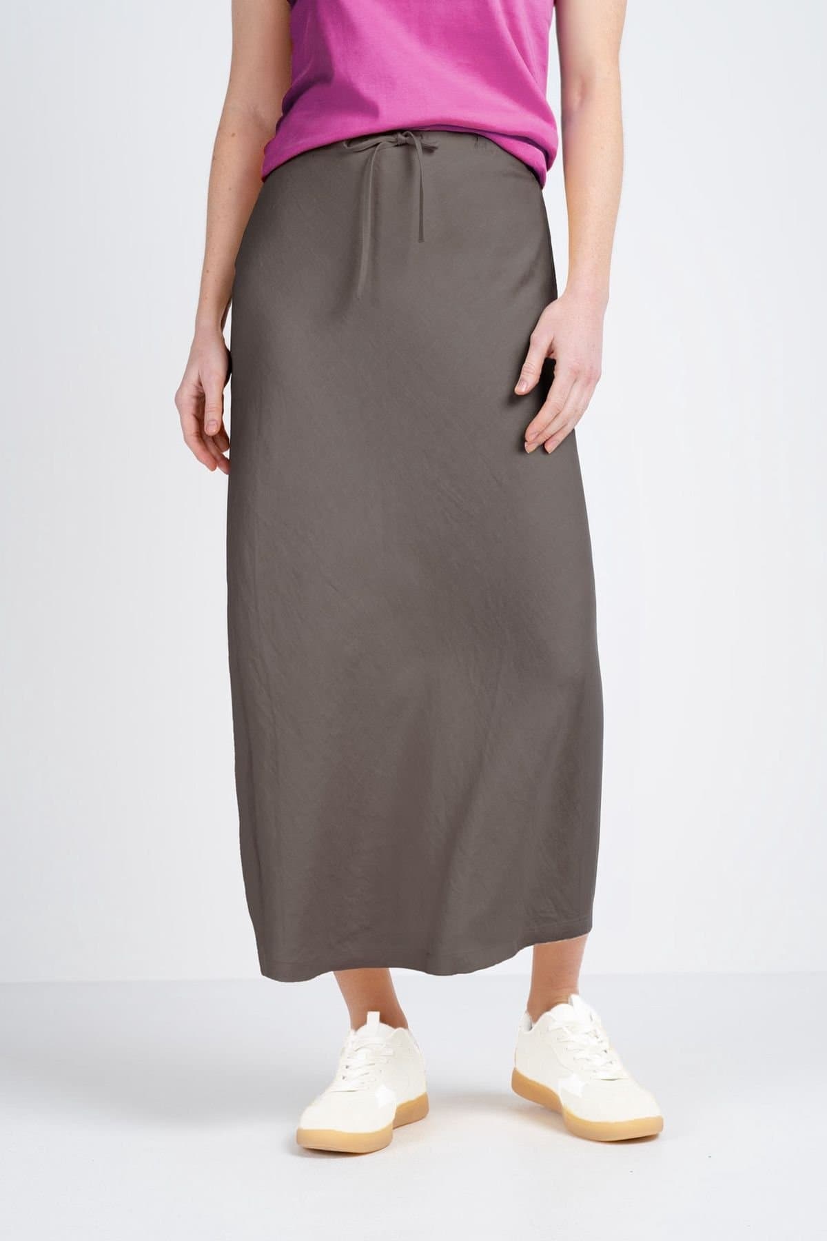 Kettlewell Kettlewell Women's Bias Cut Linen Blend Skirt in Dark Grey