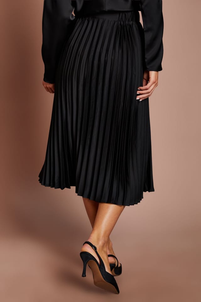 Coast Coast Women's Satin Pleated Skirt in Black - 3