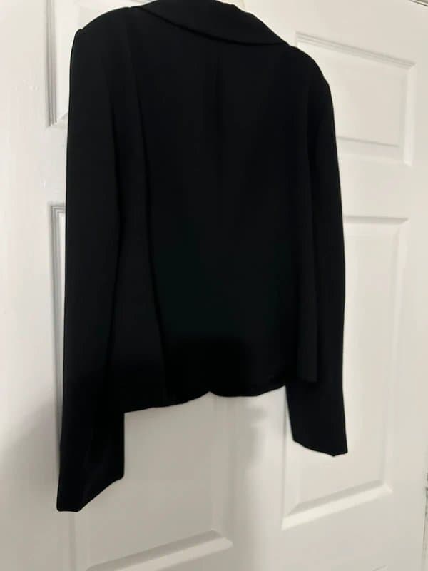 Wallis Beautiful Wallis black blazer size 14