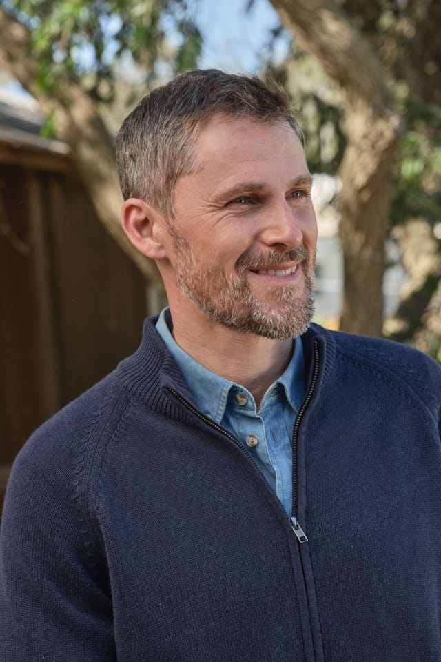WoolOvers WoolOvers Men's Essential Cotton Zip Cardigan in Navy - 2