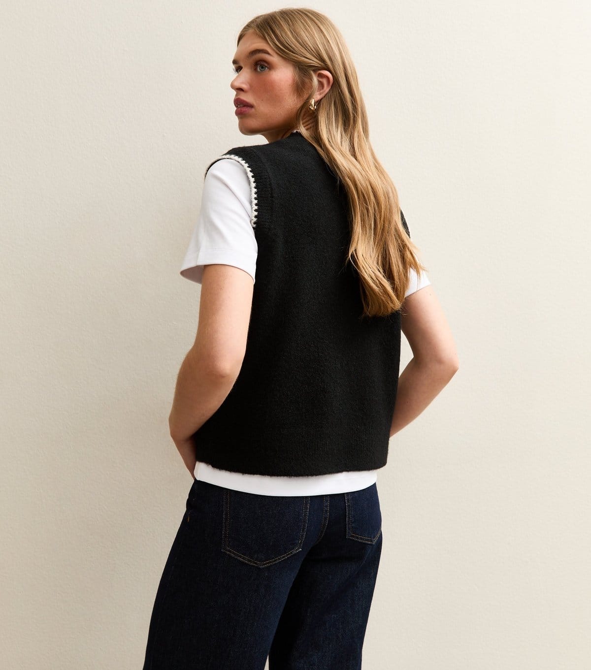 New Look Women's Black and White Blanket Stitch Knit Waistcoat New Look - 4