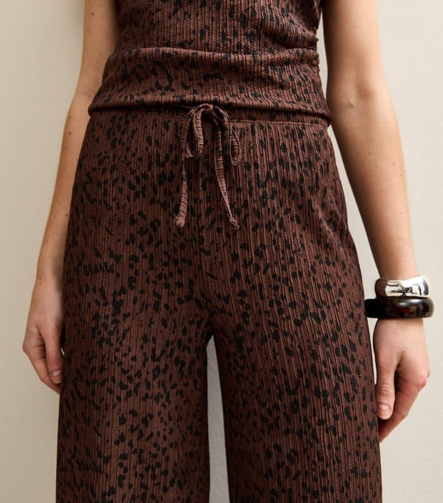 New Look Women's Brown Crinkled Spotty Wide Leg Trousers New Look - 2