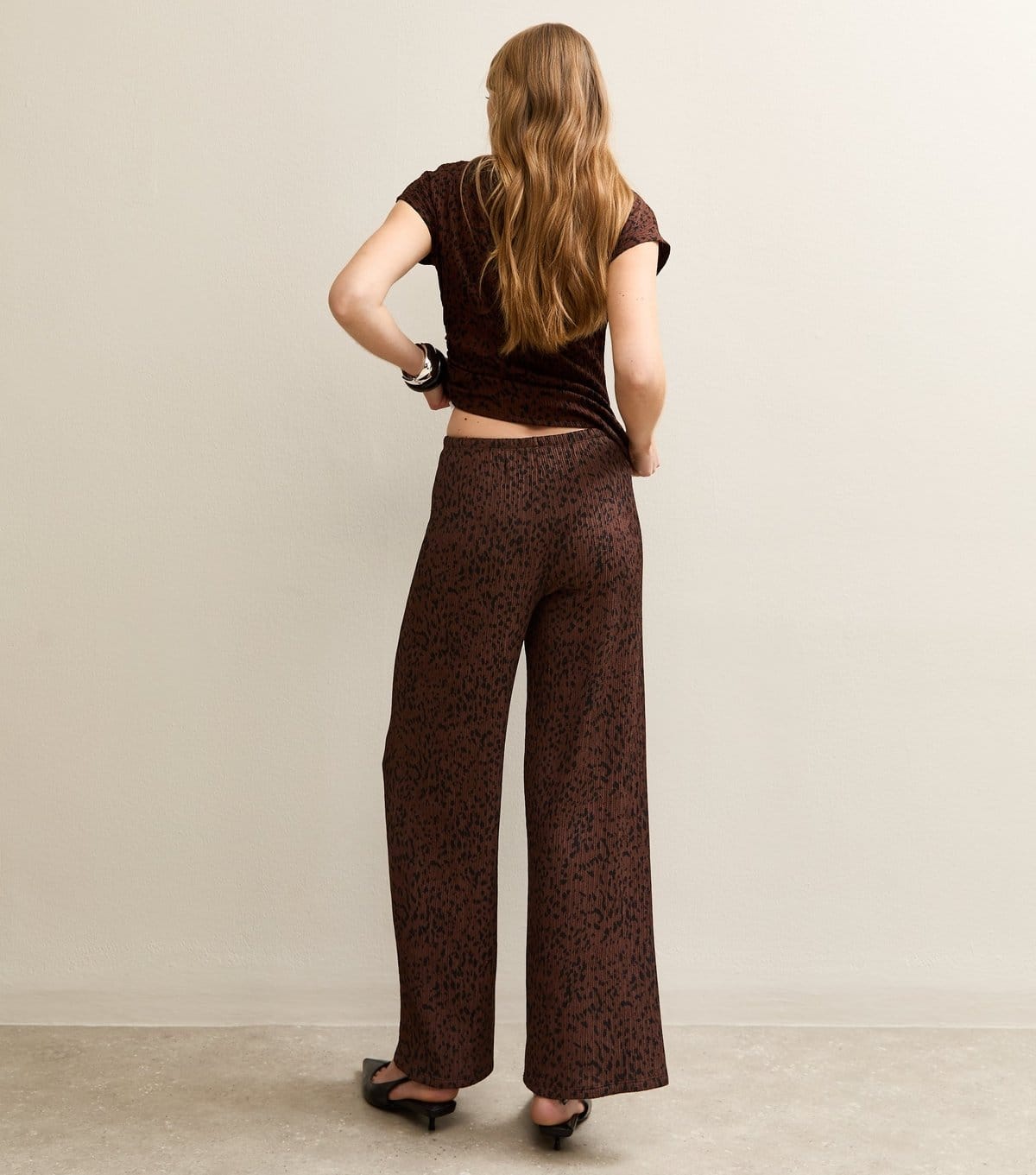 New Look Women's Brown Crinkled Spotty Wide Leg Trousers New Look - 4