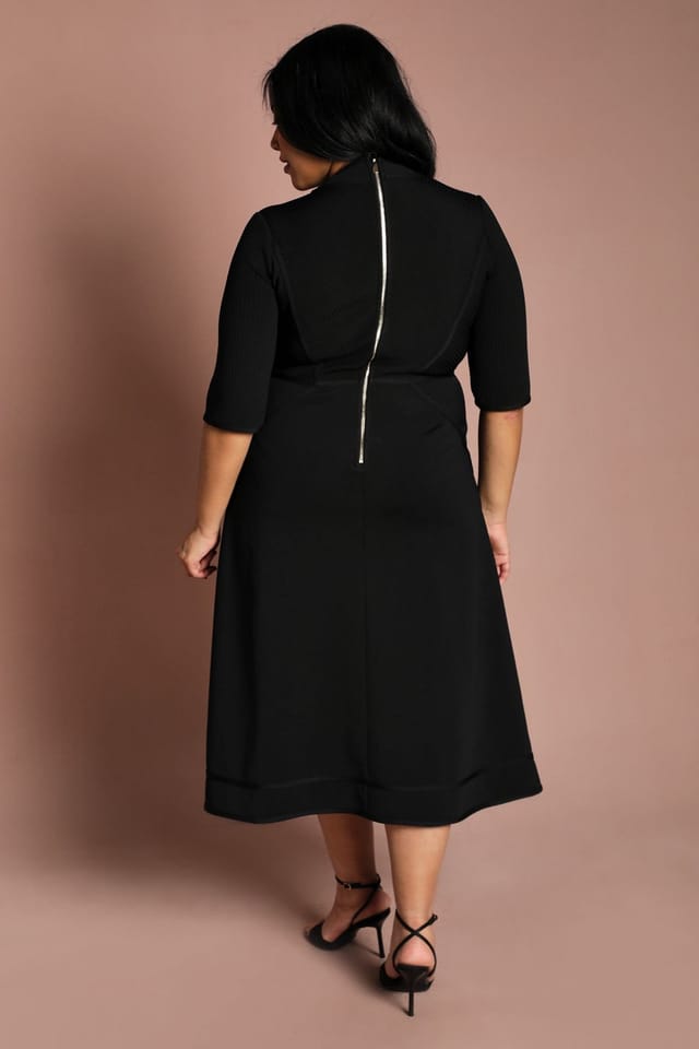 Coast Coast Women's Plus Ribbed Bandage Button Down Midi Dress in Black - 3