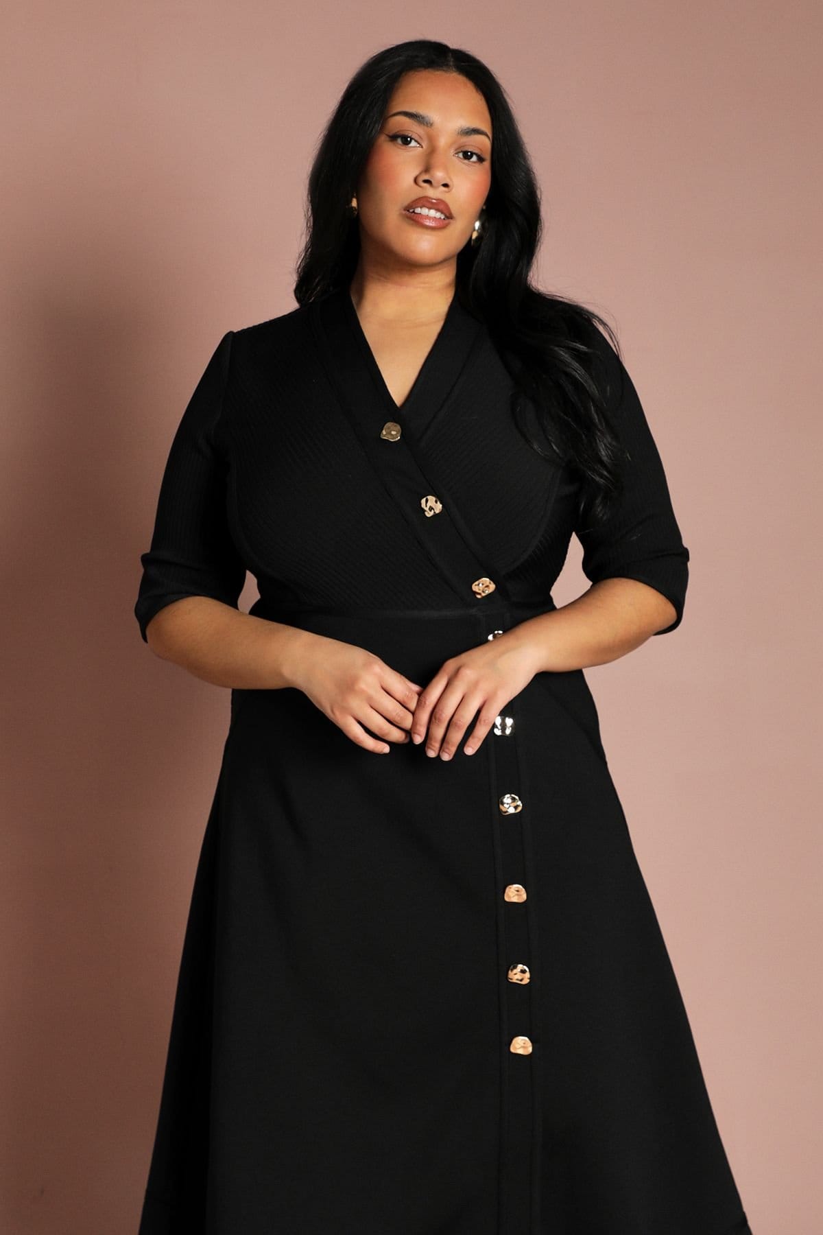 Coast Coast Women's Plus Ribbed Bandage Button Down Midi Dress in Black - 4