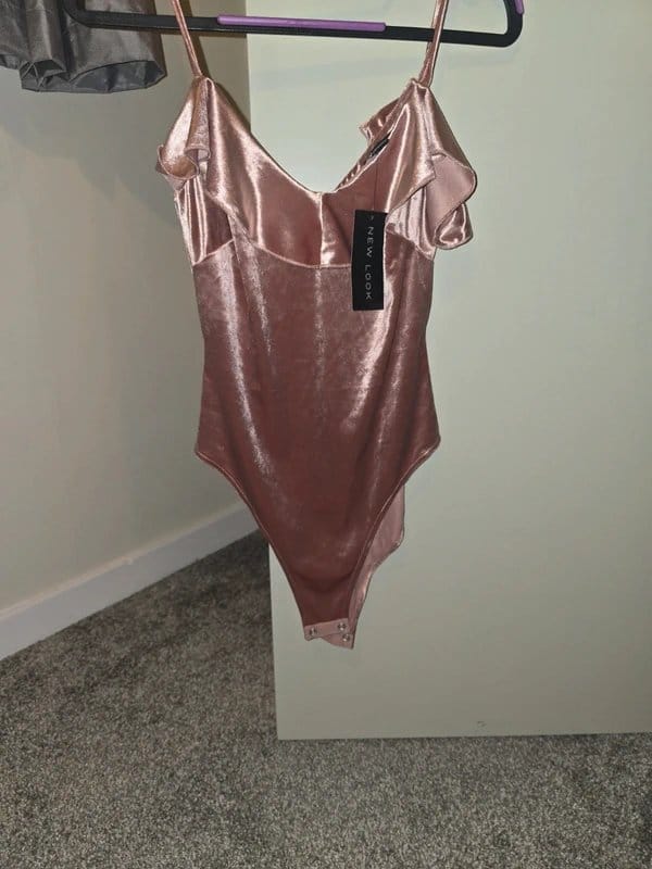 New Look Rose Velvet Strappy Bodysuit