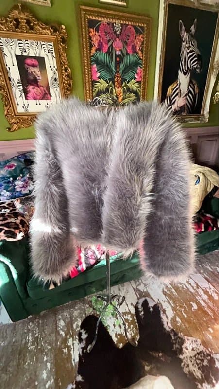 New Look Gorgeous grey oversized cropped fur jacket size 12-14